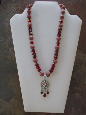 Multi Red Glass Beads, Silver Beads Round Silver Pendant with Dangle Beads Necklace (B1514)