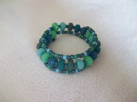Memory Wire Shades of Green Beads Bracelet (B416)