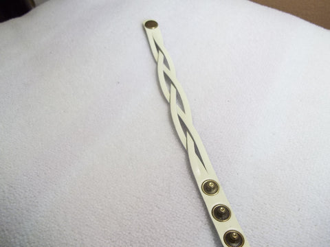 White Leather Snap Bracelet (B469)