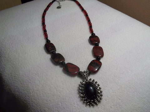 Black Red Glass Bead w/Silver Black Pendant Necklace (N713)