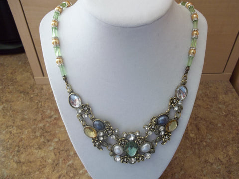Green Glass Beads Gold Pearls Bronze Multi Gem Pendant Necklace (N926)