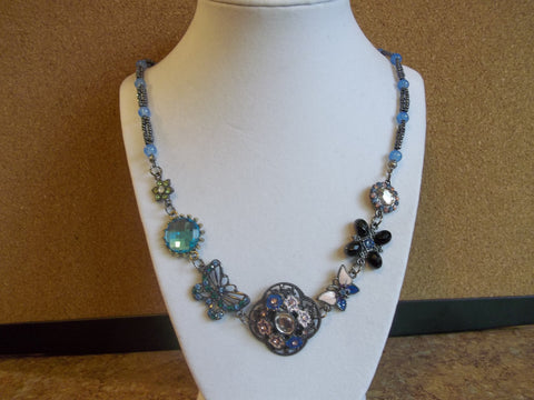 Blue Glass Beads Multi Bling Pendants Butterflies Necklace (N963)
