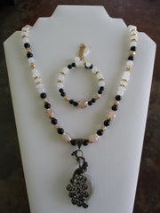 Black Clear White Glass Beads Gold Beads Peacock Pendant Necklace Bracelet Set (NB214)